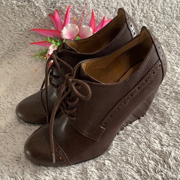 Nine west Leather lace up brown booties size 5.5 - Picture 1 of 5